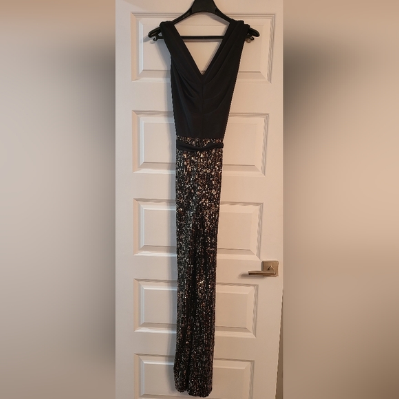 Frank Lyman - Sequin Jumpsuit - Size 6 - Picture 4 of 5